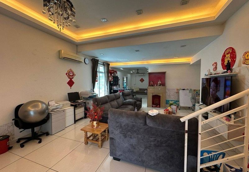 Kulai Lagenda Putra /Jalan Lagenda 53/  Double Storey End Lot House