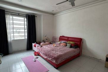Kulai Lagenda Putra /Jalan Lagenda 53/  Double Storey End Lot House