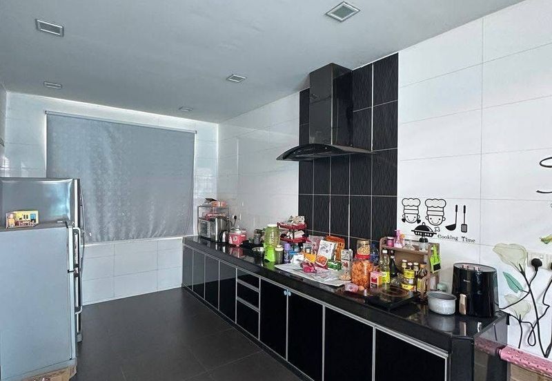 Kulai Lagenda Putra /Jalan Lagenda 53/  Double Storey End Lot House