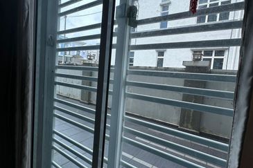 Kulai Lagenda Putra /Jalan Lagenda 53/  Double Storey End Lot House