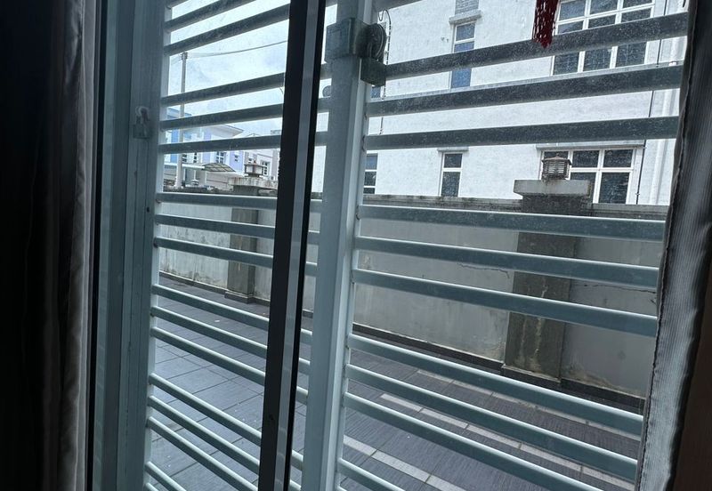 Kulai Lagenda Putra /Jalan Lagenda 53/  Double Storey End Lot House