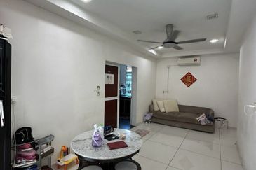 Kulai Lagenda Putra /Jalan Lagenda 53/  Double Storey End Lot House
