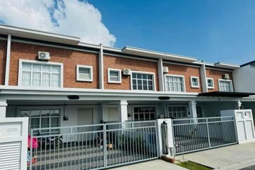 Kulai Bandar Indahpura /Jalan Kensington 2/ Double Storey House