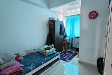Kulai Bandar Indahpura /Jalan Kensington 2/ Double Storey House