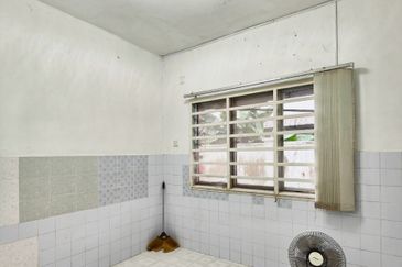 JB Taman Bukit Kempas / 2 Storey Semi-D