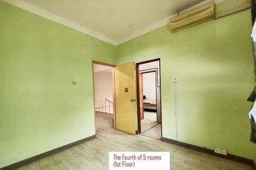 JB Taman Bukit Kempas / 2 Storey Semi-D