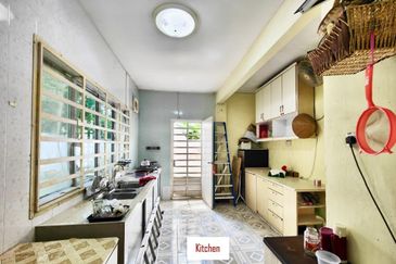 JB Taman Bukit Kempas / 2 Storey Semi-D