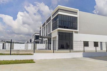 Kulai Senia Airport City / Eco Business Park 2 / Light Industry 1.5 Storey Cluster Factory / End Lot Unit /Phase 1 