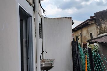 Skudai Tun aminah 皇后花园 - low cost single storey terrace house 单层廉价屋