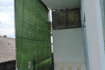 Skudai Tun aminah 皇后花园 - low cost single storey terrace house 单层廉价屋