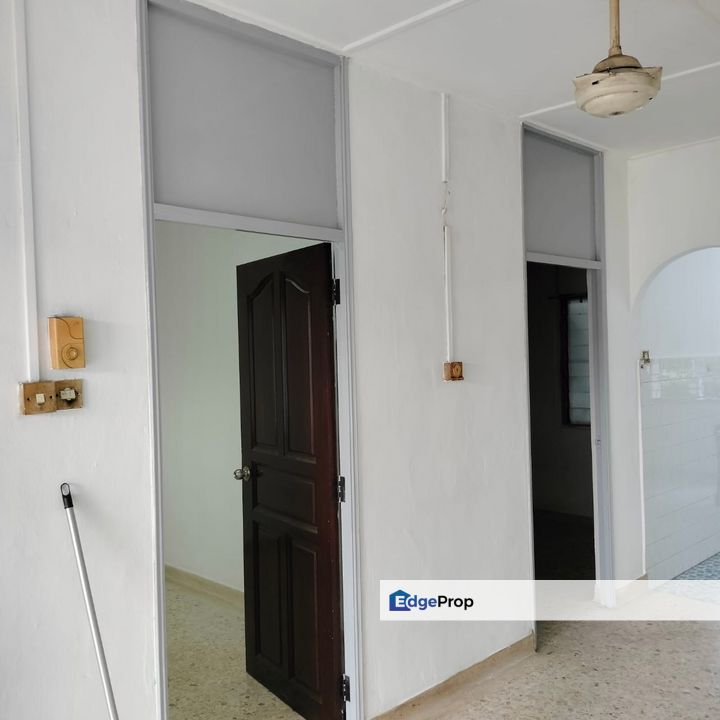 Skudai Tun aminah 皇后花园 - low cost single storey terrace house 单层廉价屋, Johor, Skudai