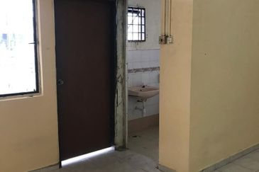 Ulu Tiram / Desa Cemerlang /Jalan Johar / Double Storey House 