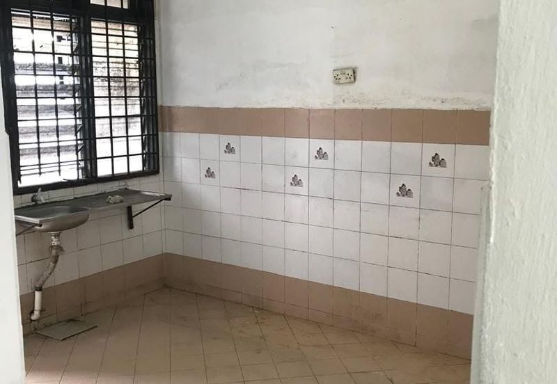 Ulu Tiram / Desa Cemerlang /Jalan Johar / Double Storey House 