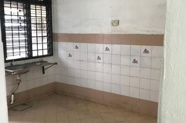 Ulu Tiram / Desa Cemerlang /Jalan Johar / Double Storey House 