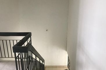 Ulu Tiram / Desa Cemerlang /Jalan Johar / Double Storey House 