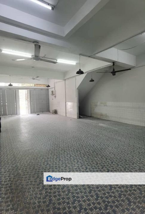 Kulai /Taman Kota Kulai /Facing main road /Three Storey  Shoplot, Johor, Kulai