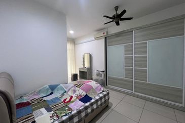 Kulai /Bandar Putra /IOI Palm Villa Gate C / Double Storey Semi-D House