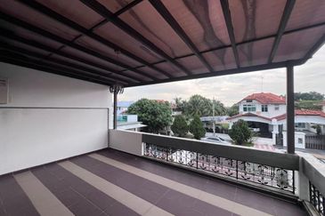 Kulai /Bandar Putra /IOI Palm Villa Gate C / Double Storey Semi-D House