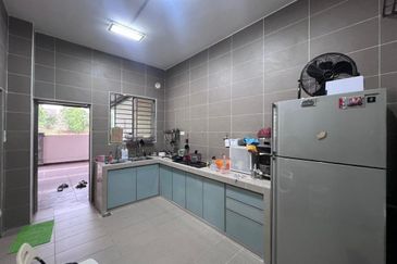 Kulai /Bandar Putra /IOI Palm Villa Gate C / Double Storey Semi-D House