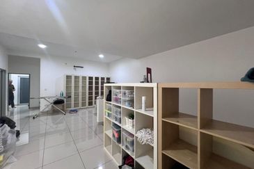 Kulai /Bandar Putra /IOI Palm Villa Gate C / Double Storey Semi-D House