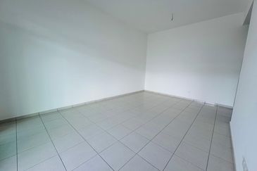 Kulai /Bandar Putra / Jalan Bayan 1 / Single Storey Terrace House -Unblock View