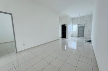 Kulai /Bandar Putra / Jalan Bayan 1 / Single Storey Terrace House -Unblock View