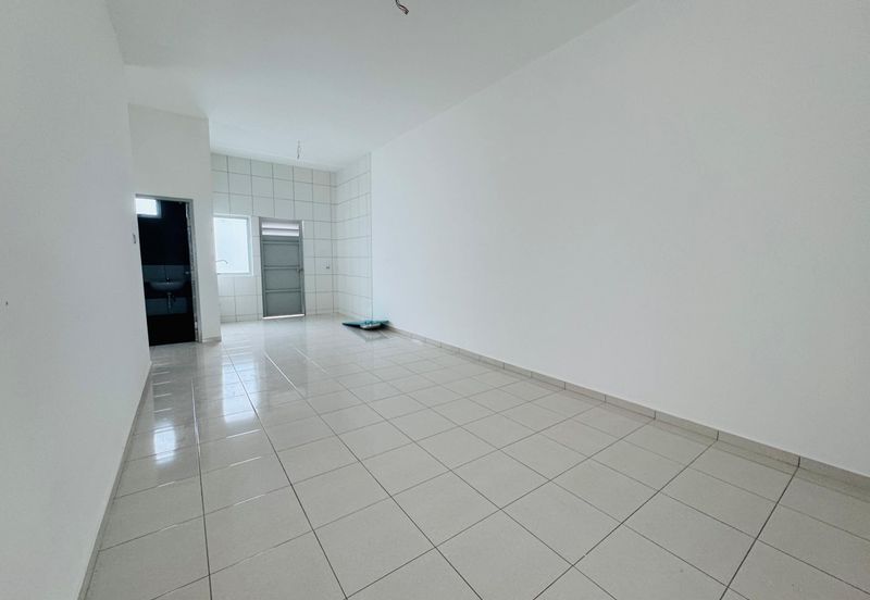 Kulai /Bandar Putra / Jalan Bayan 1 / Single Storey Terrace House -Unblock View