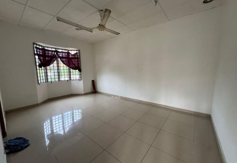 JB Taman Molek/ Jalan Molek / 2 Storey Corner House/ 