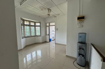 JB Taman Molek/ Jalan Molek / 2 Storey Corner House/ 