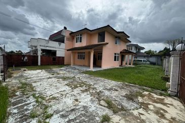 JB Taman Molek/ Jalan Molek / 2 Storey Corner House/ 