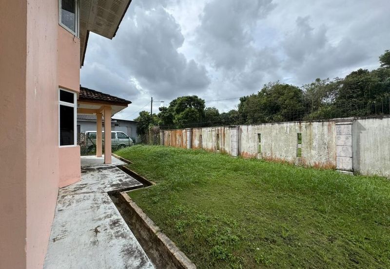 JB Taman Molek/ Jalan Molek / 2 Storey Corner House/ 