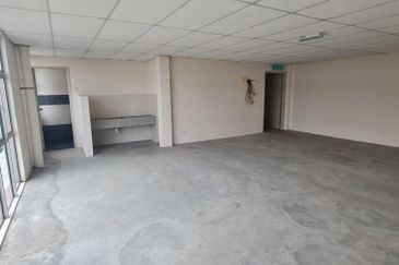 Kulai Senai /Taman Perindustrian / Jalan Murni /1.5 Storey Terrace Factory