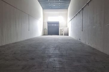 Kulai Senai /Taman Perindustrian / Jalan Murni /1.5 Storey Terrace Factory