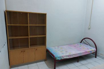 Taman Pelangi Indah / Jalan Lawa / Single Storey House