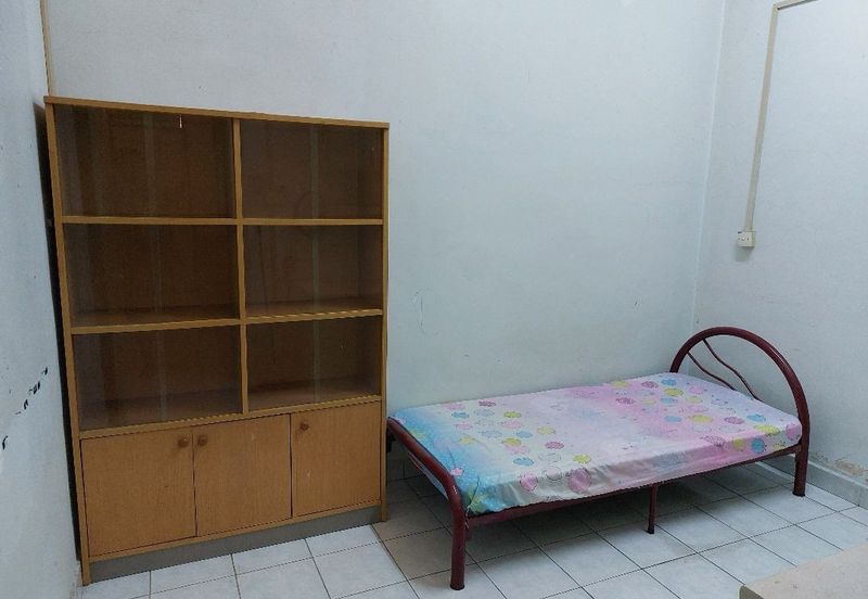 Taman Pelangi Indah / Jalan Lawa / Single Storey House