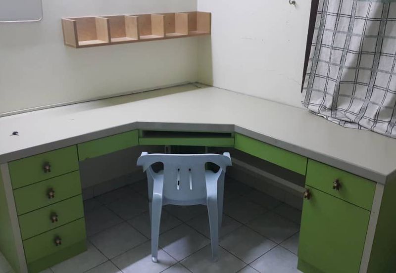 Taman Pelangi Indah / Jalan Lawa / Single Storey House