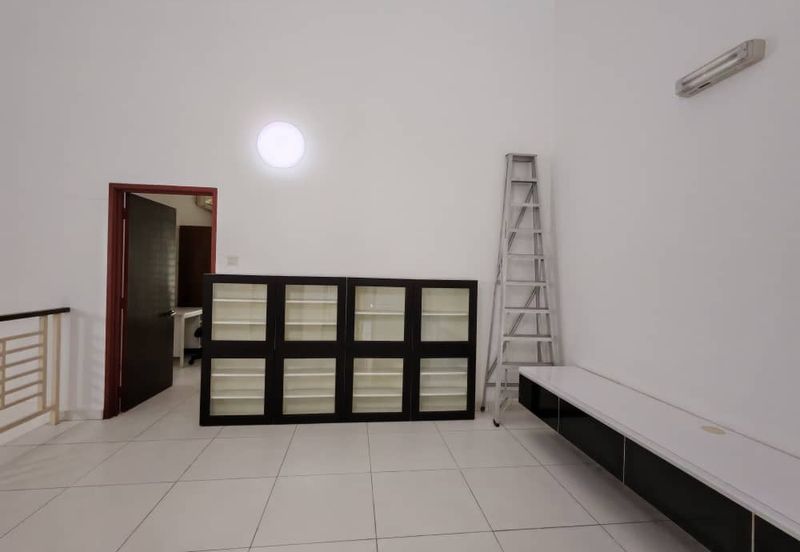 Kulai / Taman Lagenda Putra / Double Storey House 