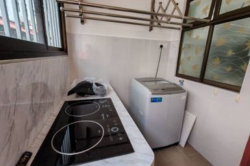 Kulai / Taman Lagenda Putra / Double Storey House 