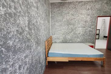 Kulai / Taman Lagenda Putra / Double Storey House 