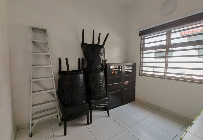 Kulai / Taman Lagenda Putra / Double Storey House 