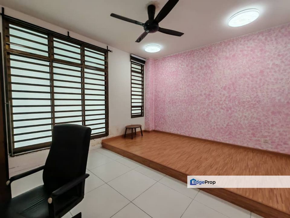 Kulai / Taman Lagenda Putra / Double Storey House , Johor, Kulai