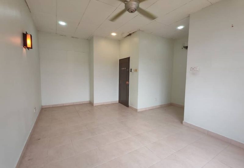 Kulai Bandar Indahpura / Jalan Cempaka /Double Storey House 