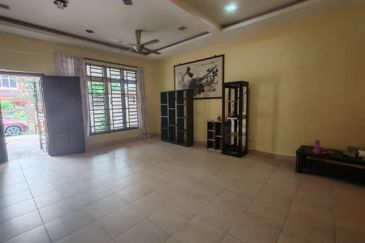 Kulai Bandar Indahpura / Jalan Cempaka /Double Storey House 