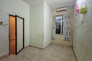 Kulai Bandar Indahpura / Jalan Cempaka /Double Storey House 
