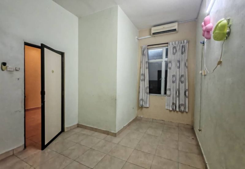 Kulai Bandar Indahpura / Jalan Cempaka /Double Storey House 