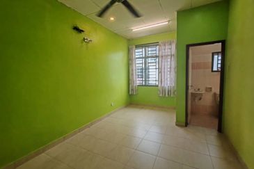 Kulai Bandar Indahpura / Jalan Cempaka /Double Storey House 