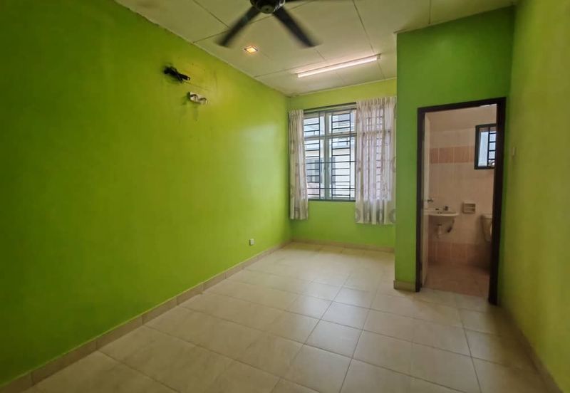 Kulai Bandar Indahpura / Jalan Cempaka /Double Storey House 