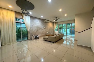 Johor Bahru Taman Nusa Duta Double Storey Cluster House Unblock View Unit 