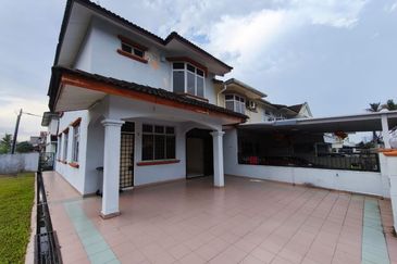 Skudai / Taman Seri Orkid / Double Storey Terrace House - Corner Lot