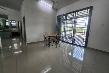Johor kulai Bandar Putra Double Storey Terrace House Corner Lot